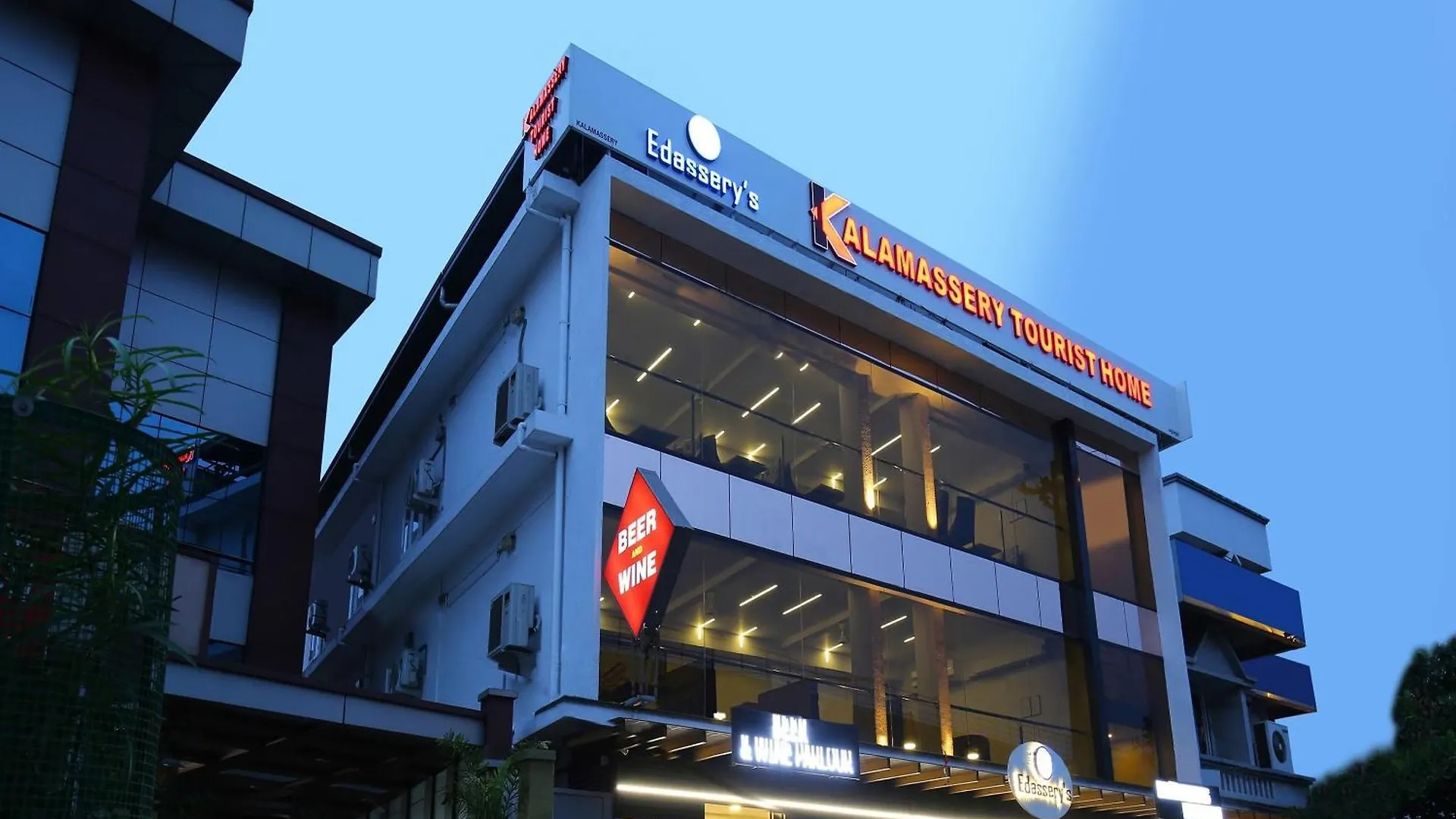 Super Townhouse Edasserys Kalamassery Tourist Home Elur