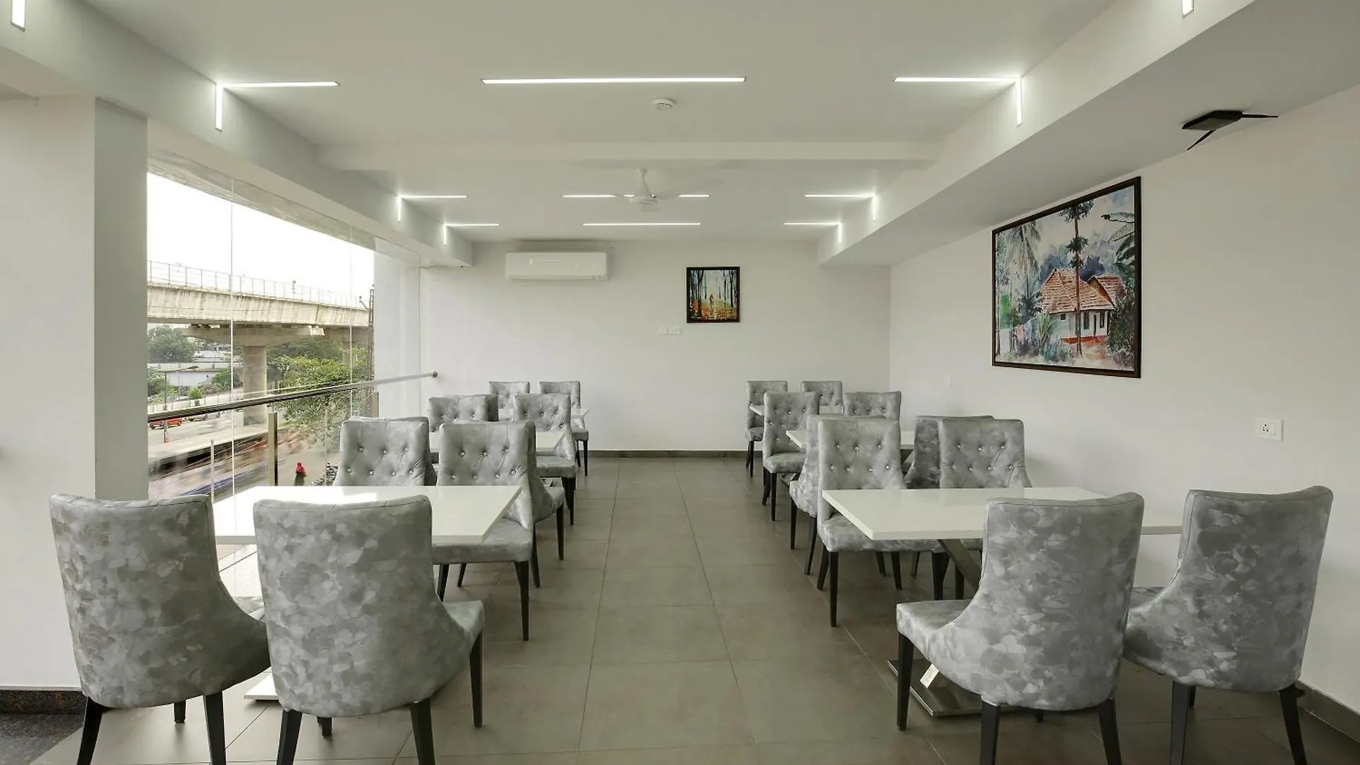 **** Hotel Super Townhouse Edasserys Kalamassery Tourist Home Elur India