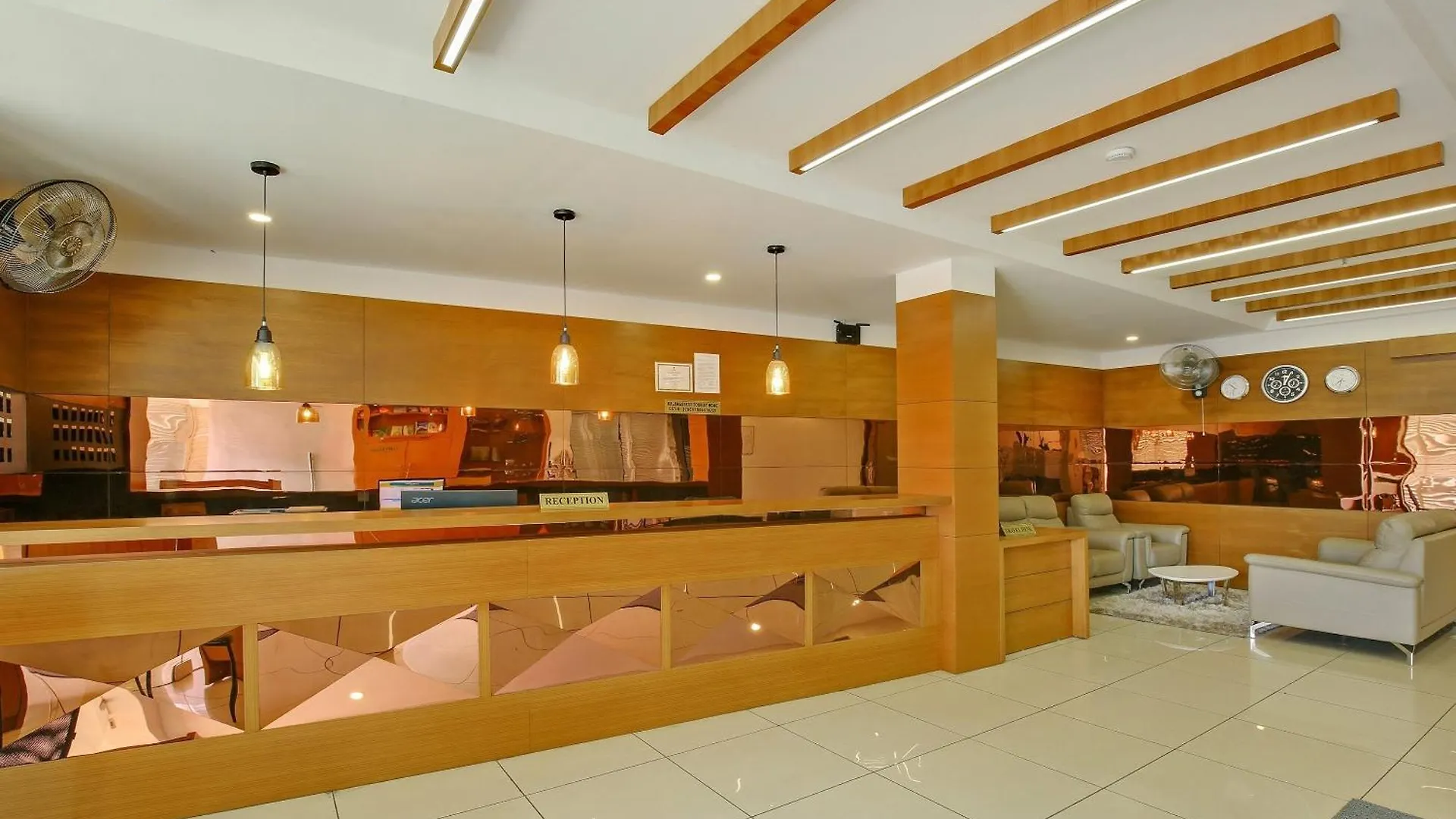 Hotel Super Townhouse Edasserys Kalamassery Tourist Home Elur