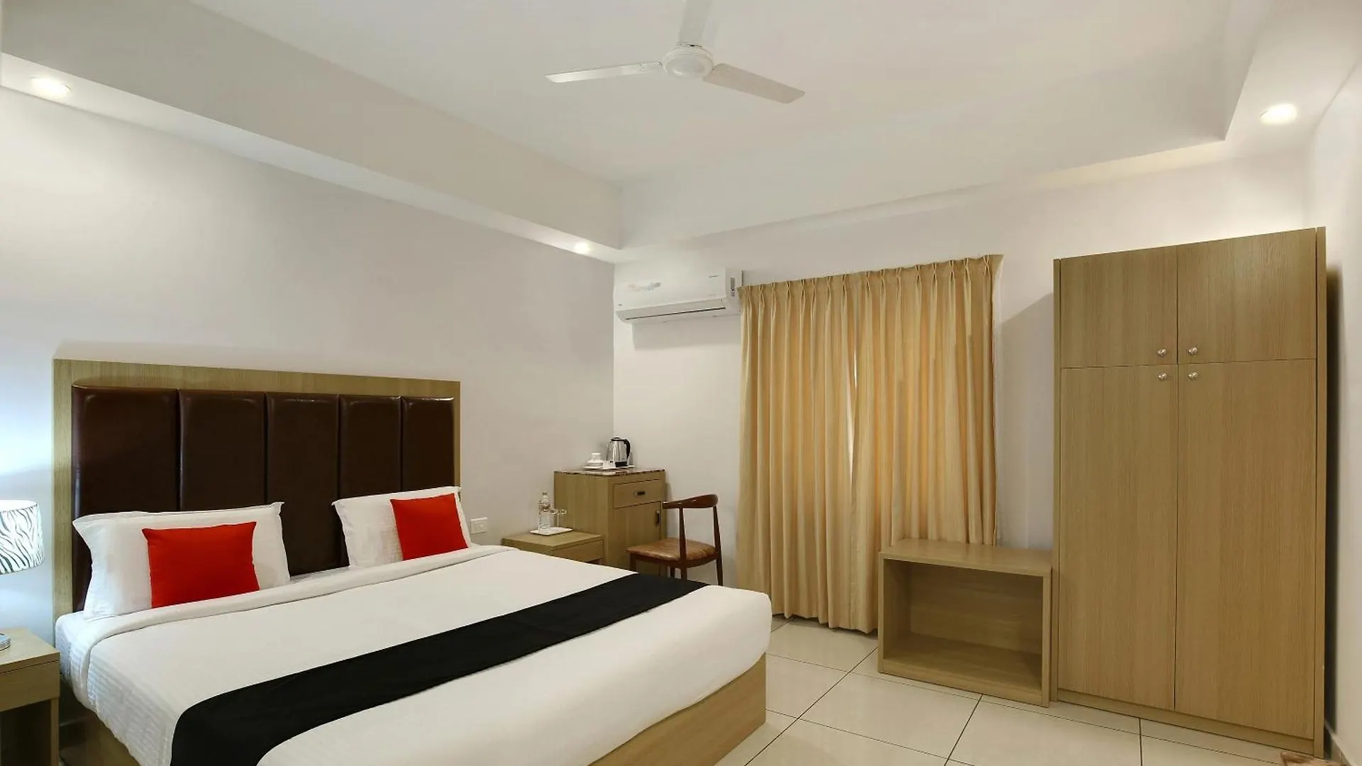 Super Townhouse Edasserys Kalamassery Tourist Home Elur