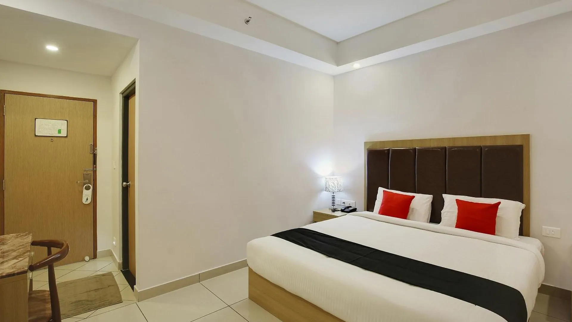 Super Townhouse Edasserys Kalamassery Tourist Home Elur India